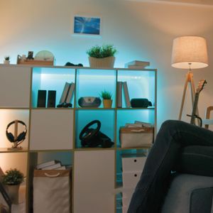 Cinta LED RGB no atenuable de 24W de 5 metros, incluye 1 driver + control remoto. - SYLVANIA