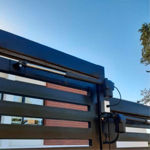 Motor batiente ATHOS A25 para puertas batientes de hasta 350 kg y 2,5 m de longitud. - BFT