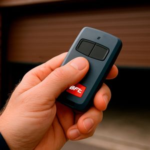 Control Remoto MITTO COOL para puertas corredizas Frecuencia 433 MHz - 2 Canales. - BFT