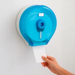 Dispensador-de-papel-higienico-color-azul.---WRT