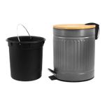 Basurero-gris-con-tapa-de-madera-bamboo-de-5-litros-incluye-un-mini-balde.---MAYS