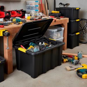 Caja plástica para uso pesado de 59,5 x 38 x 37 cm, amarillo con negro, capacidad de 50 L. - K PRO